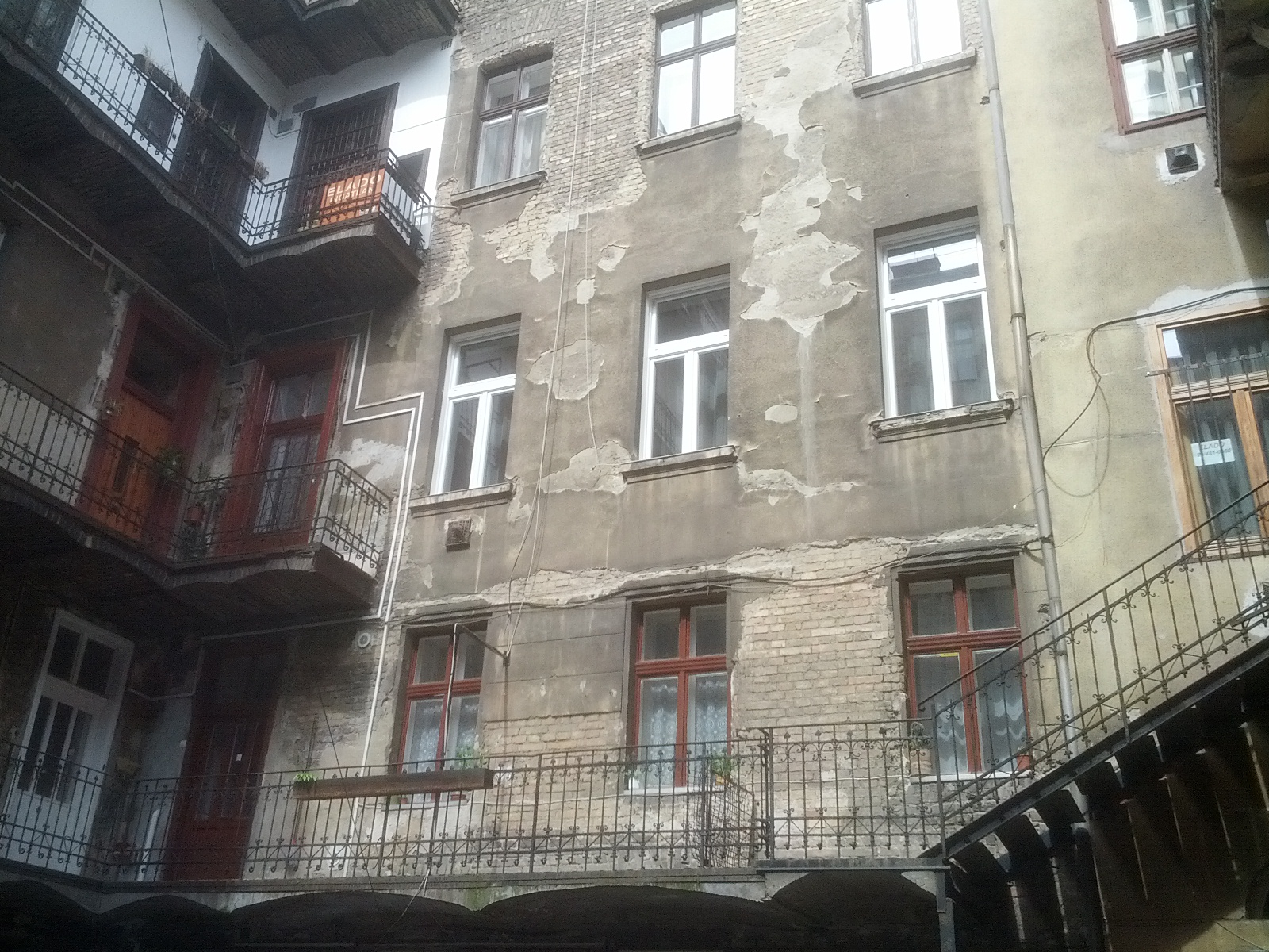 Look at those well maintained walls! This is known as the Hong Kong effect.