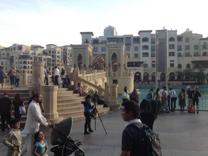 The view outside the back of the Dubai Mall. We got hopelessly lost and was wondering around aimlessly for the exit. Ended up here.