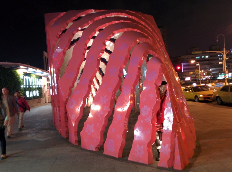 I would have gone in there but I'm bigger than these puny Taiwanese people. Hell even XL shirts don't fit me.