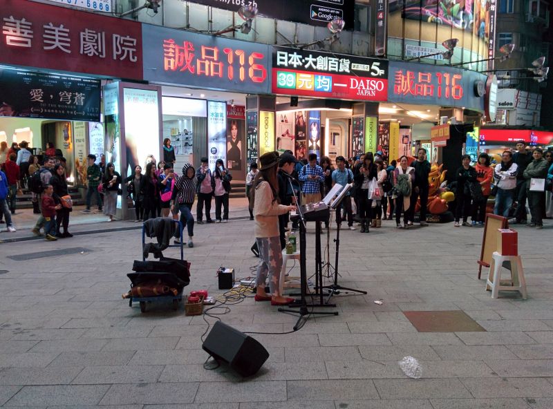 Some duet busker types. One day I too shall create music